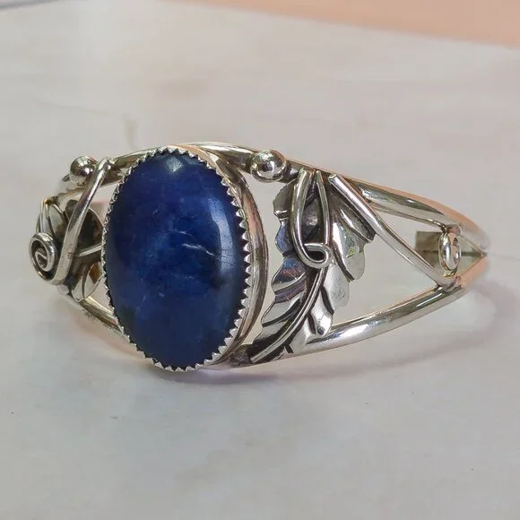 Vintage Navajo Sterling Silver Cuff Bracelet–Signed “T Sterling”–Lapis Lazuli - Picture 3 of 8
